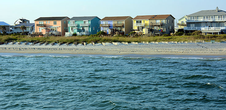 Homes adjacent to Oceanana Pier
