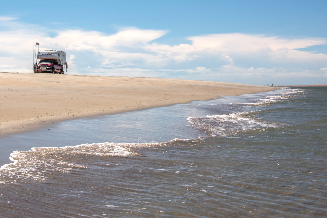 Driving on the Beach - Crystal Coast area 4x4 Beaches - CrystalCoast.com