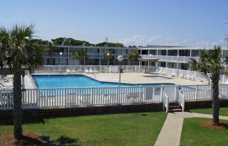 Beach access, huge... Vacation rental home in Atlantic Beach, NC