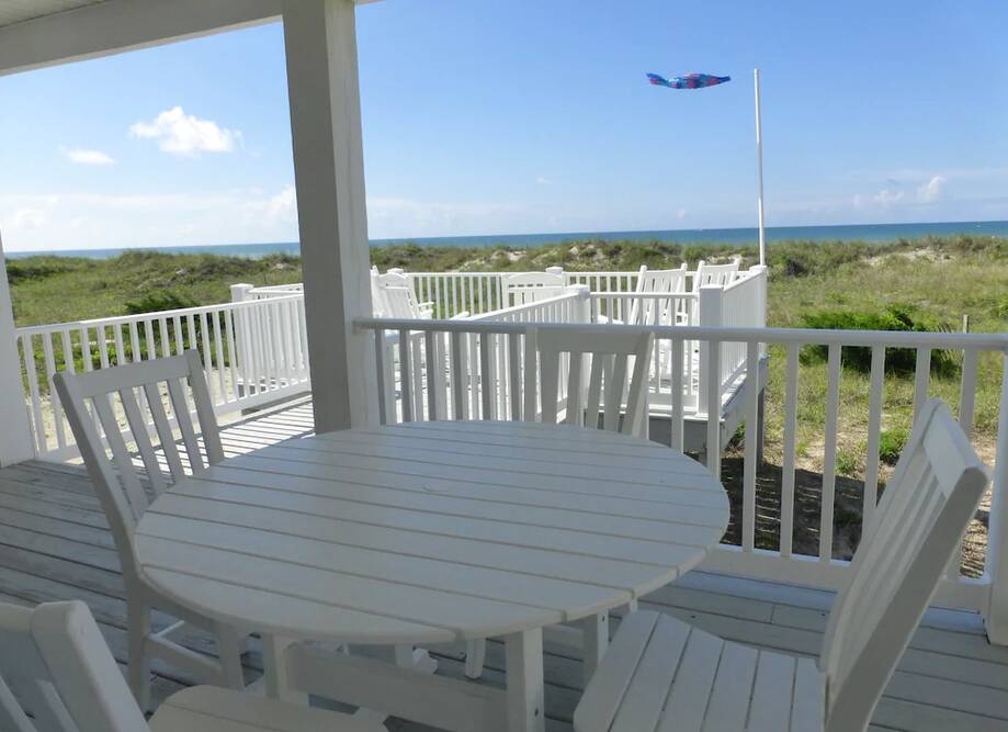 Spectacular... Vacation rental home in Atlantic Beach, NC settings