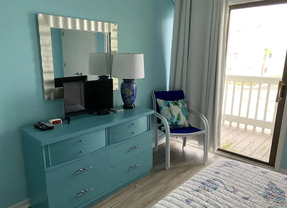 Newly remodeled second floor condo at Pe...
